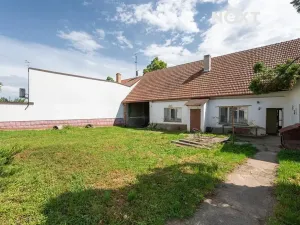 Prodej pozemku pro bydlení, Drnholec, nám. Svobody, 2111 m2