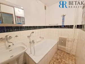 Prodej rodinného domu, Oplocany, 230 m2