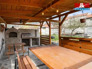 Prodej rodinného domu, Peruc - Černochov, 288 m2