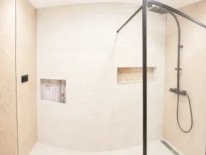 Prodej bytu 3+kk, Dvory, 95 m2