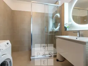 Pronájem bytu 2+kk, Praha - Vysočany, Jana Přibíka, 62 m2