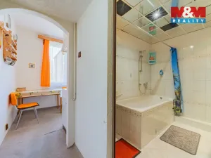 Prodej bytu 2+1, Aš, Hlavní, 57 m2