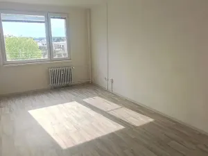 Pronájem bytu 1+kk, Hradec Králové, třída Edvarda Beneše, 30 m2