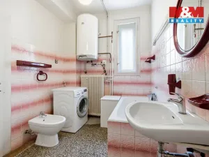 Prodej rodinného domu, Dobrovice, Komenského, 431 m2