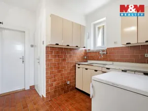 Prodej rodinného domu, Dobrovice, Komenského, 431 m2