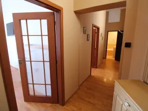 Pronájem bytu 2+1, Karlovy Vary, I. P. Pavlova, 54 m2