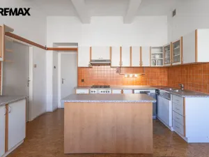 Prodej obchodního prostoru, Kolín - Kolín V, Ovčárecká, 554 m2