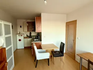 Pronájem bytu 2+kk, Roztoky, Tyršovo nám., 42 m2