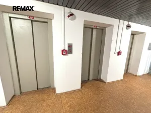 Pronájem bytu 1+kk, Praha - Kobylisy, Kyselova, 26 m2