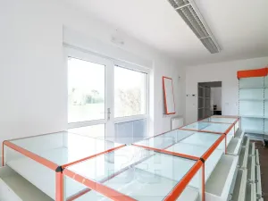 Pronájem obchodního prostoru, Praha - Kolovraty, Kupkova, 35 m2