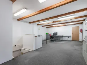 Prodej obchodního prostoru, Kolín, Roháčova, 340 m2