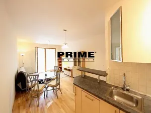 Pronájem bytu 2+kk, Praha - Žižkov, Jeseniova, 57 m2