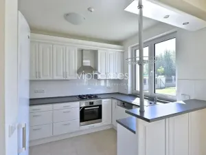 Pronájem vily, Průhonice, Pod Valem II., 335 m2