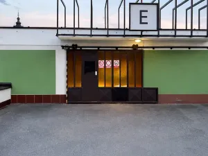 Pronájem garáže, Praha - Libeň, U Slovanky, 18 m2