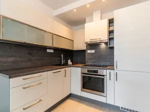 Pronájem bytu 2+kk, Praha - Kamýk, Zárubova, 39 m2