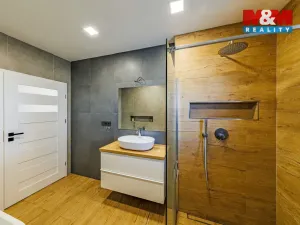 Prodej rodinného domu, Rumburk - Rumburk 3-Dolní Křečany, Ke koupališti, 135 m2