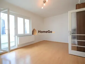 Pronájem bytu 1+1, Praha - Nusle, U gymnázia, 52 m2