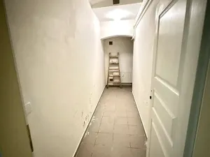 Prodej obchodního prostoru, Karlovy Vary, Zámecký vrch, 111 m2