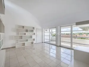 Prodej kanceláře, Křižanov, Benešovo náměstí, 530 m2