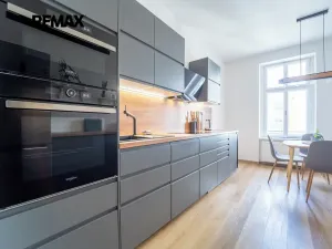 Prodej bytu 2+1, Praha - Karlín, Pernerova, 62 m2