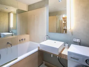 Pronájem bytu 2+kk, Praha - Karlín, Rohanské nábřeží, 59 m2