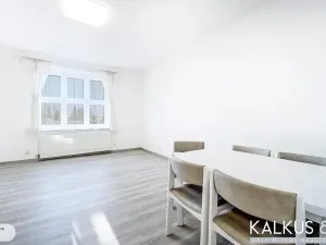 Pronájem bytu 2+kk, Hradec Králové, Střelecká, 58 m2