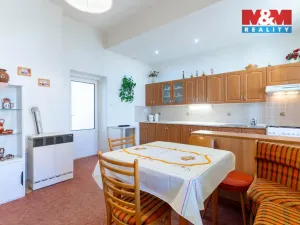 Prodej bytu 3+1, Kroměříž, Husovo náměstí, 92 m2