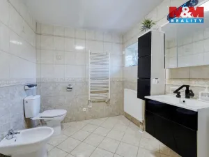 Prodej rodinného domu, Dolany, 225 m2