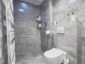Prodej bytu 4+kk, Praha - Holyně, náměstí Pod lípou, 128 m2
