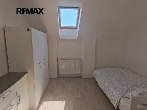 Pronájem atypického bytu, Drahelčice, V Brance, 164 m2