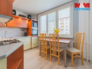 Prodej bytu 3+1, Cheb, Lomená, 60 m2