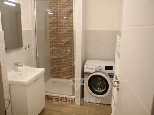Pronájem bytu 2+1, Hradec Králové, V Lipkách, 62 m2