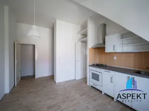 Pronájem bytu 1+1, Praha - Dejvice, Na pískách, 32 m2