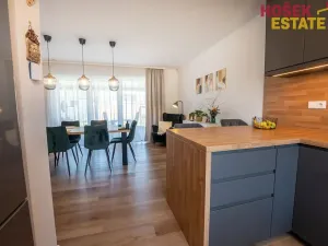 Pronájem rodinného domu, Holubice, 122 m2