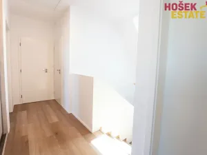 Pronájem rodinného domu, Holubice, 122 m2