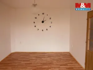 Pronájem bytu 1+1, Jaroměř, nám. Československé armády, 50 m2