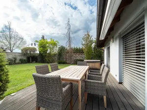 Prodej rodinného domu, Šestajovice, Za Stodolama, 125 m2