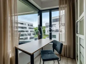 Pronájem bytu 1+kk, Praha - Karlín, U Sluncové, 33 m2