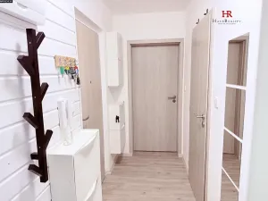 Prodej bytu 2+1, Milovice, Spojovací, 47 m2