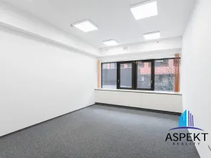 Pronájem kanceláře, Praha - Chodov, Líbalova, 23 m2