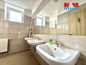 Pronájem kanceláře, Pardubice - Staré Čívice, Přeloučská, 140 m2