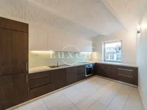 Pronájem bytu 3+1, Praha - Bubeneč, U akademie, 135 m2