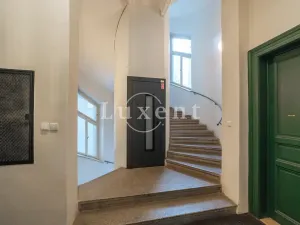 Pronájem bytu 3+1, Praha - Bubeneč, U akademie, 135 m2