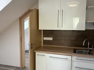 Pronájem bytu 2+1, Karlovy Vary, Moskevská, 60 m2
