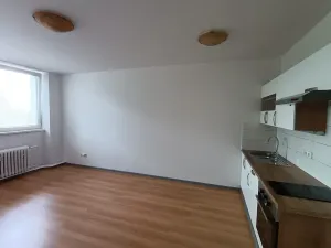 Pronájem bytu 1+kk, Třeboň, Nádražní, 31 m2