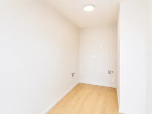 Prodej bytu 1+kk, Praha - Holešovice, Na Maninách, 28 m2