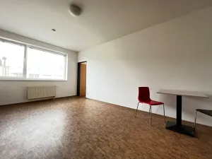 Pronájem bytu 2+kk, Praha - Smíchov, Křížová, 38 m2