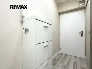 Pronájem bytu 2+kk, Praha - Kyje, Pelušková, 38 m2