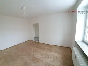 Pronájem bytu 1+1, Kladno, Kyjevská, 32 m2