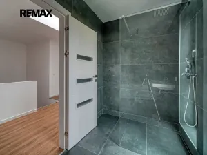 Pronájem rodinného domu, Červené Pečky, Hrabáňova, 213 m2